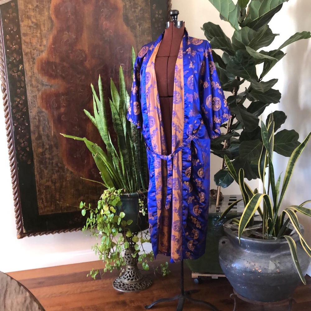 Vintage Asian Belted Robe - Picture 2 of 7